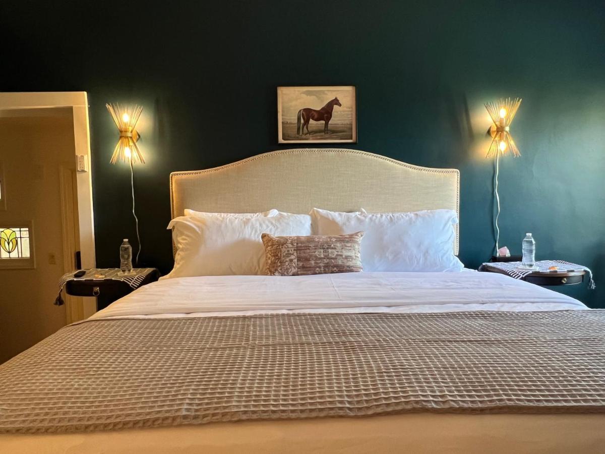 Rose Hill Inn Versailles Eksteriør bilde